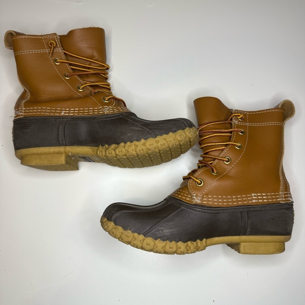 L.L. Bean Women's Duck Bean Boots Size 6 M GUC see pictures for wear on heel - Picture 2 of 9